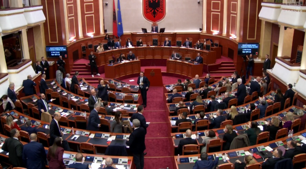 Parlamenti miraton në parim buxhetin 2026 me 83 vota pro, opozita voton kundër